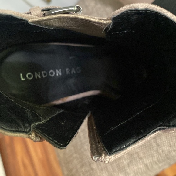 London Rag taupe colored peep toe, suede ankle boots, size 7. - Picture 13 of 13